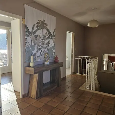 بيت للعطل Quai 84, Maison Au Bord Du Rhone