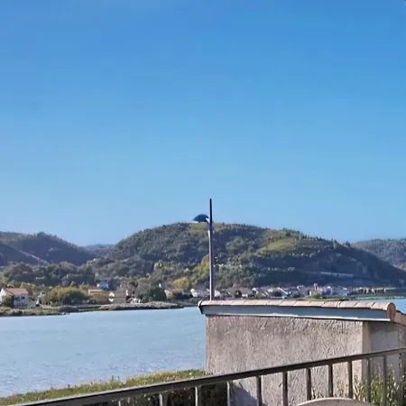 Quai 84, Maison Au Bord Du Rhone * Sablons (Drome)